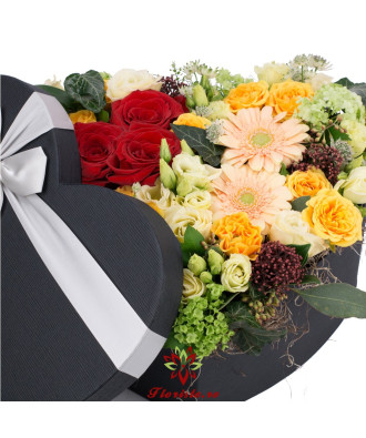 Inima din flori mixte